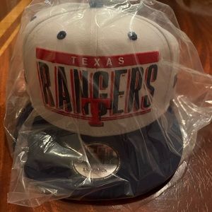 Texas Rangers New Era SnapBack Hat - New - Never Worn